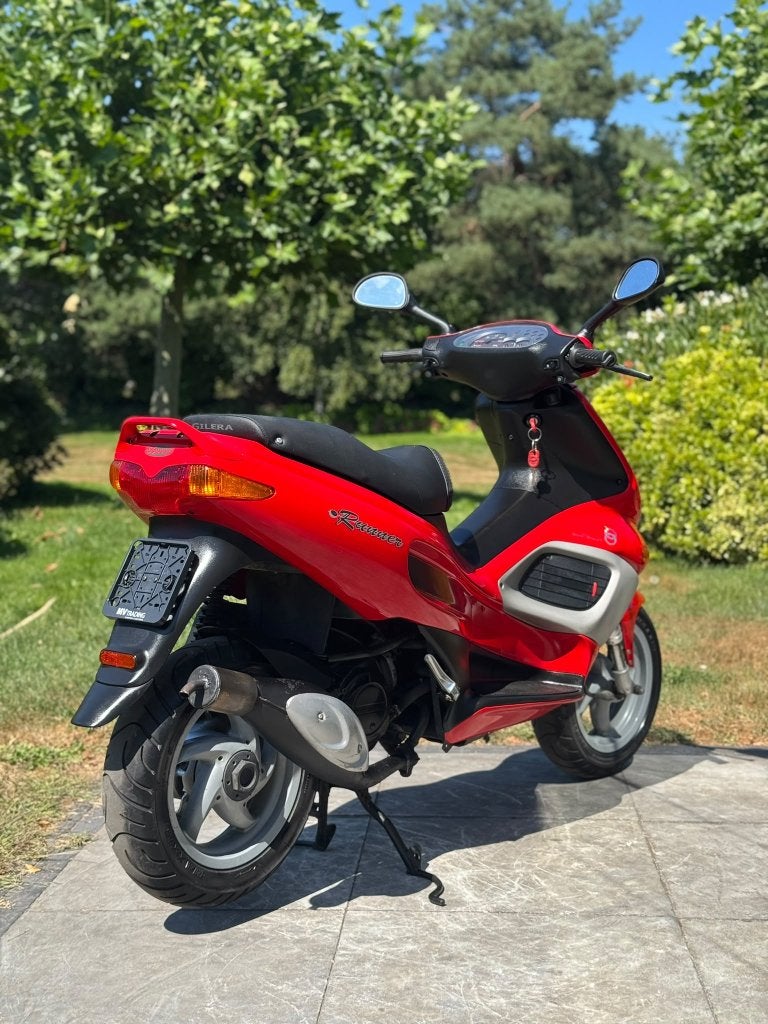 ⭐️Gilera runner darkdream 50cc 2 takt rood 7583 km⭐️, Fietsen en Brommers, Niet ingevuld, Niet ingevuld, Niet ingevuld