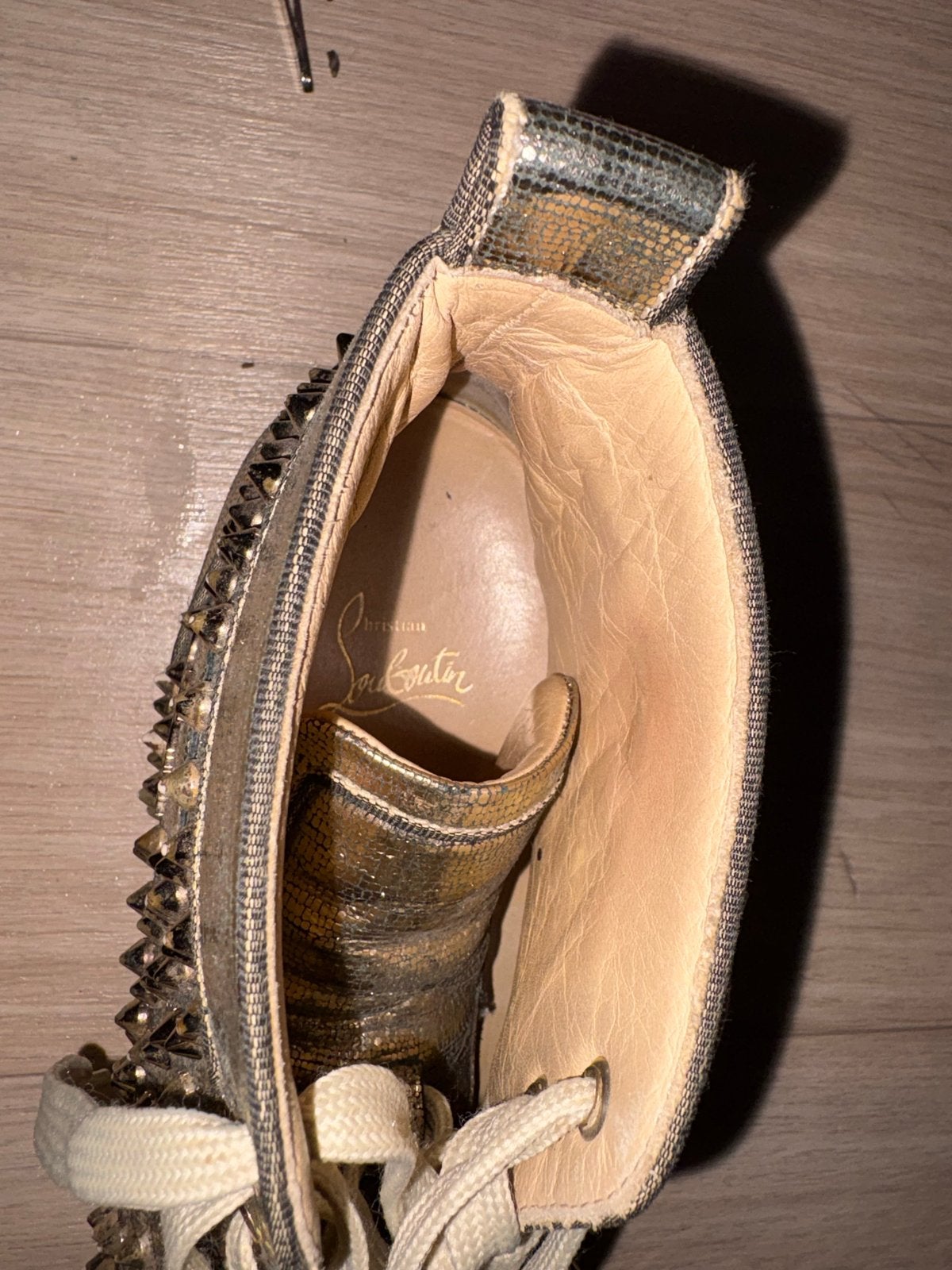 Christian Louboutin Sneakers met Spikes - Goud, Overige kleuren, Ophalen of Verzenden, Sneakers of Gympen, Zo goed als nieuw