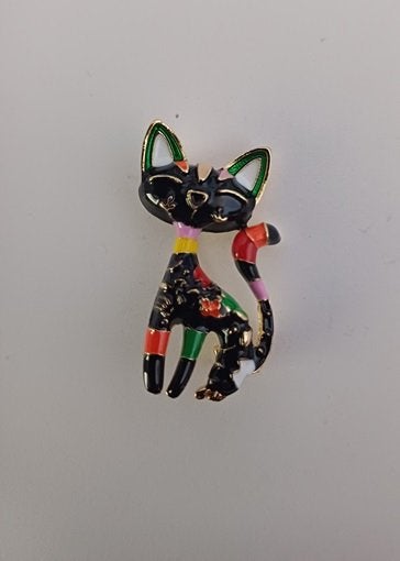 Goudkleurige broche kat zwart gekleurd  , Verzenden, Nieuw, Zwart, Overige materialen