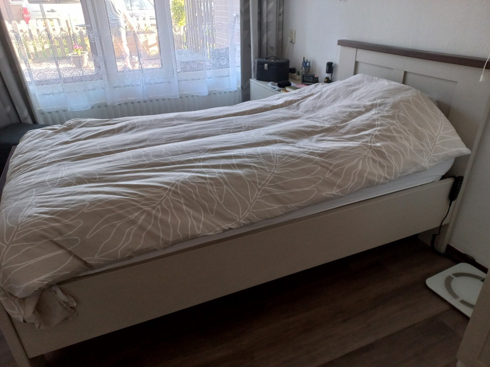 Seniorenbed, Huis en Inrichting, Slaapkamer | Boxsprings, Gebruikt, 100 cm, 200 cm, Eenpersoons, Crème, Ophalen
