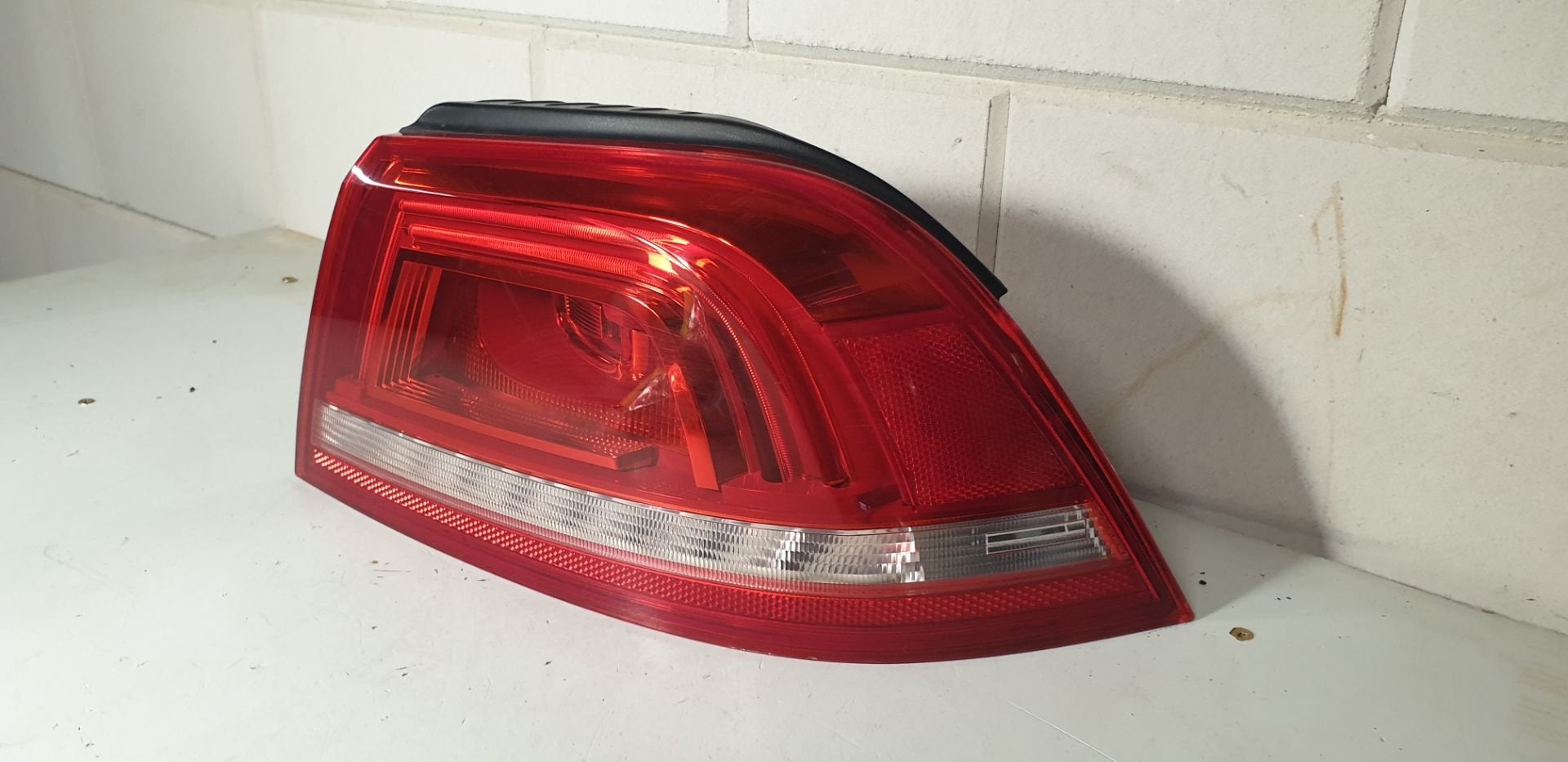 Achterlicht VW Eos facelift 1q0945096 rechts buiten passagie, Gebruikt, Volkswagen, Volkswagen AG, Berliner Ring 2
38440  Wolfsburg, DE