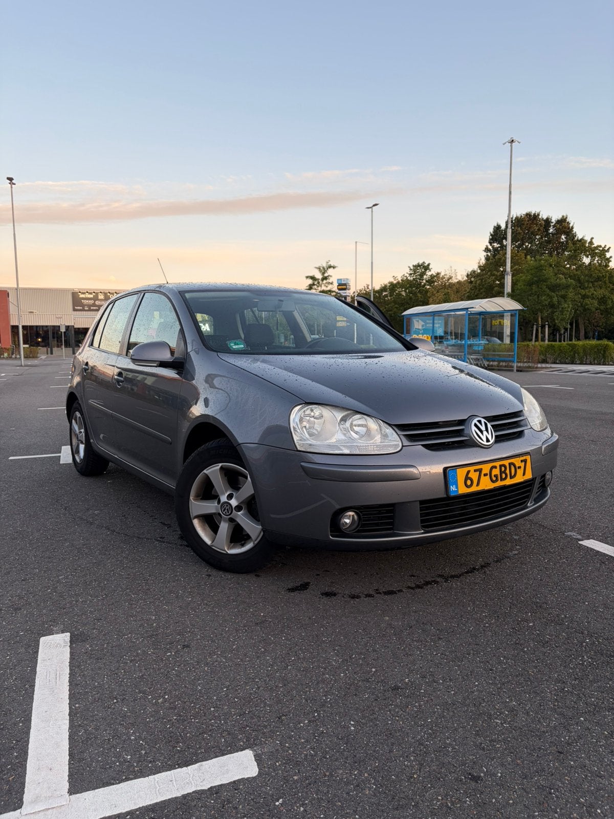 Volkswagen Golf 1.6 16V FSI 85KW 2008 Grijs, Auto's, Voorwielaandrijving, 15 km/l, 4 cilinders, 620 kg