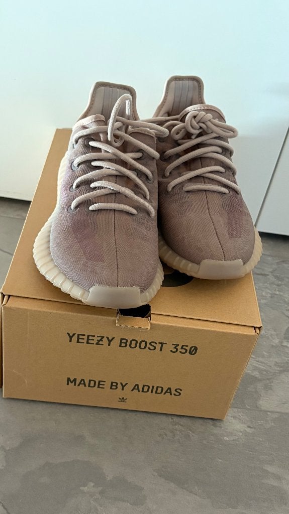 Yeezy boost 350 maat 39 1/3, Beige, Sneakers of Gympen, Gedragen, Verzenden
