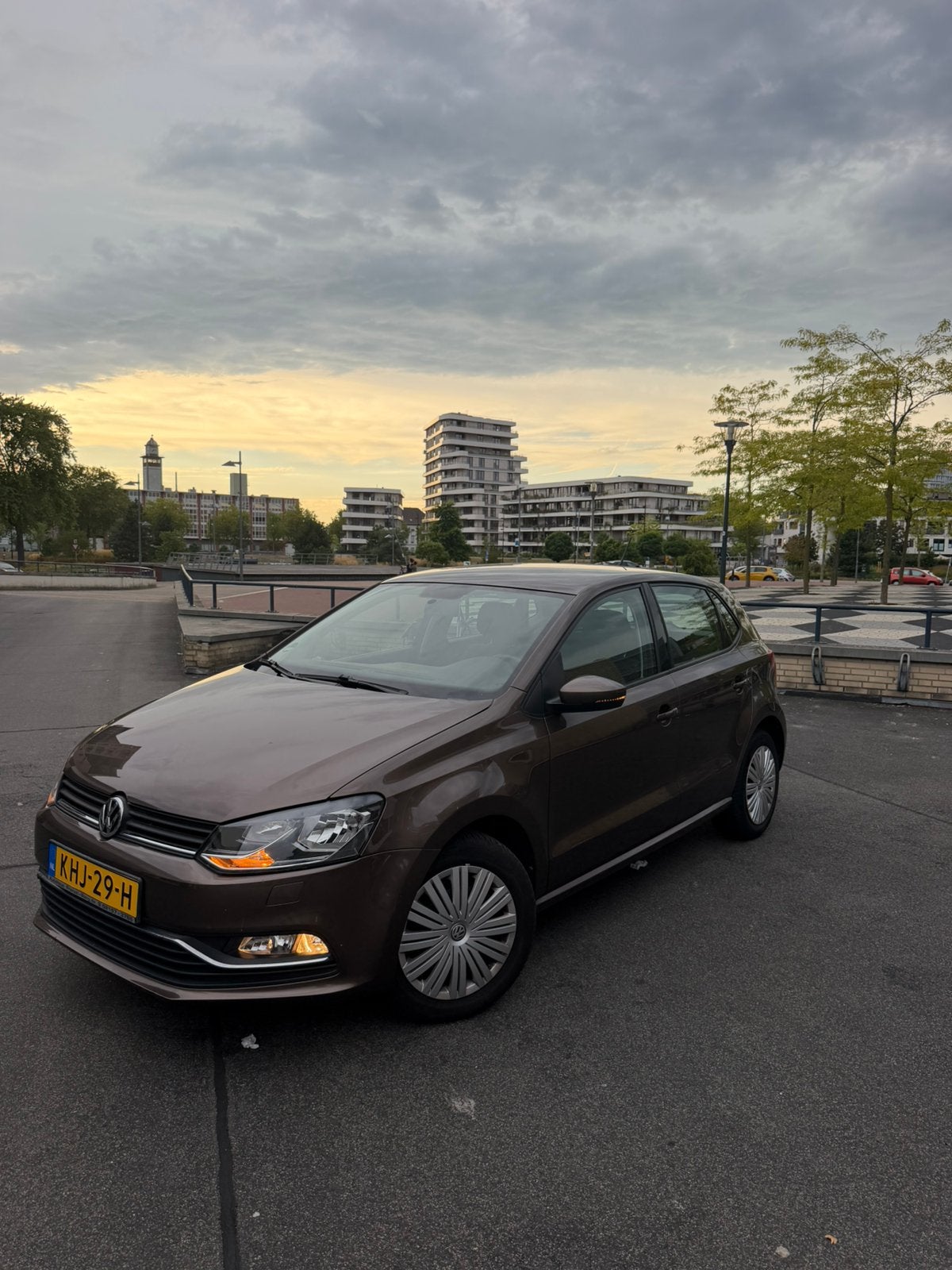 Volkswagen Polo 1.2 TSI 66KW 2015 (Trekhaak), 4 cilinders, Bruin, Handgeschakeld, Particulier