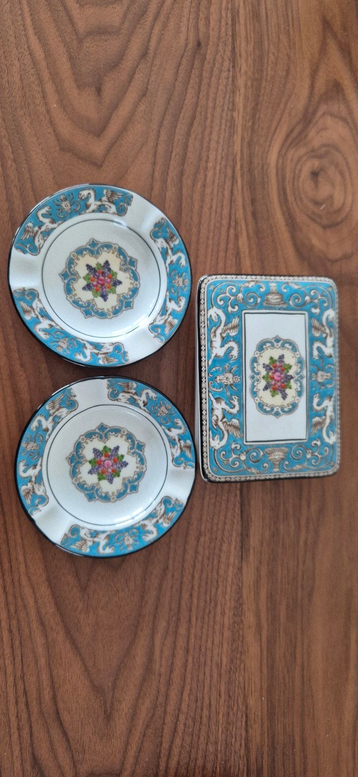 Wedgwood Florentine W2714 Asbakken en Doosje Set, Antiek en Kunst, Ophalen