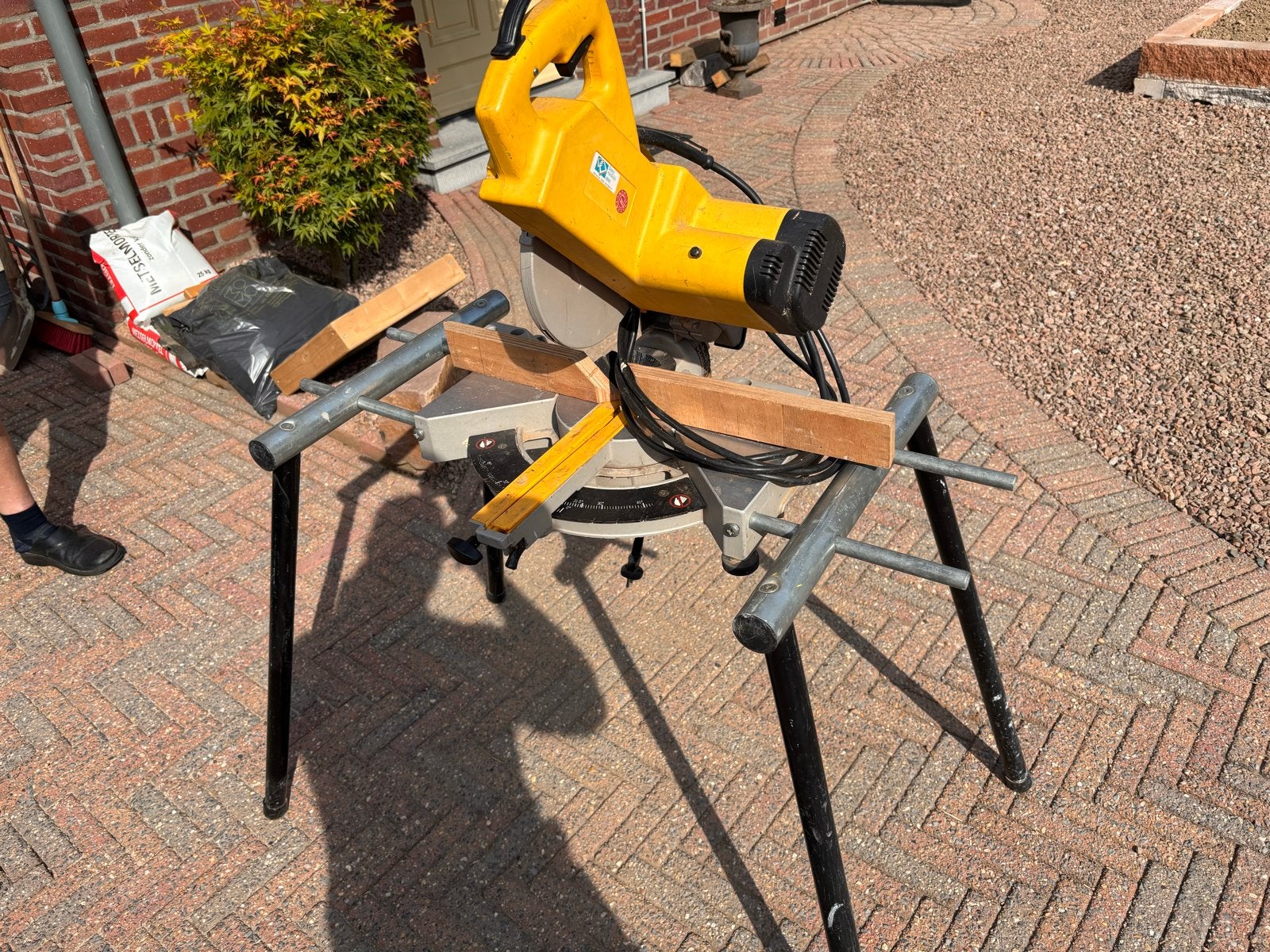 DeWalt afkortzaag met onderstel, Ophalen, Gebruikt, Afkortzaag