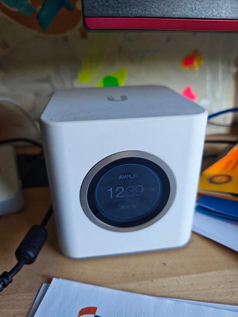 VERLAAGDE PRIJS 2x Amplifi HD + 2x Amplifi Mesh Point, Computers en Software, Routers en Modems, Gebruikt, Router, Ophalen of Verzenden