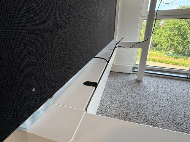Foto 10 van Elektrische zit-sta duo-bureau met kabelgoot, verdeler, 21st