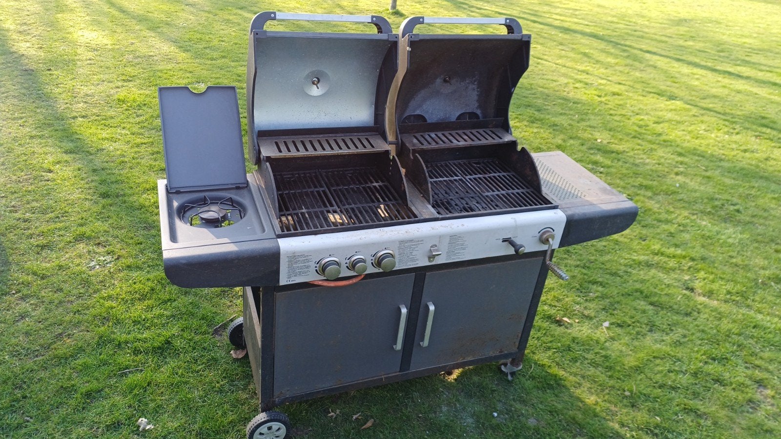Barbecue gas en houtskool, Ophalen, Gebruikt