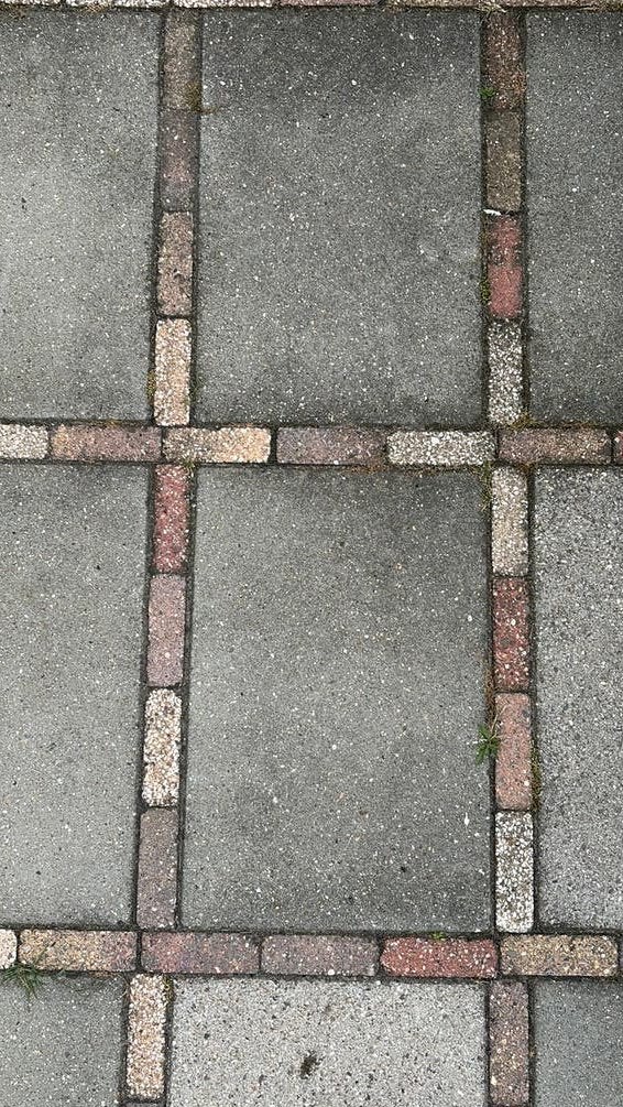 Gratis waaltjes, tegels en kunstgras af te halen, Ophalen, Gebruikt, Beton, Terrastegels