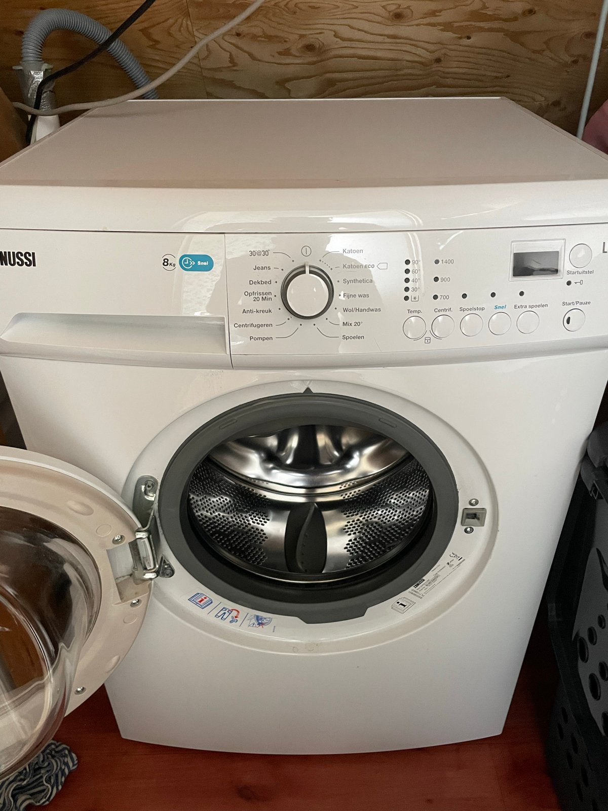 Zanussi ZWF8141NW Wasmachine 8kg, Ophalen, 1200 tot 1600 toeren, 8 tot 10 kg, Zo goed als nieuw