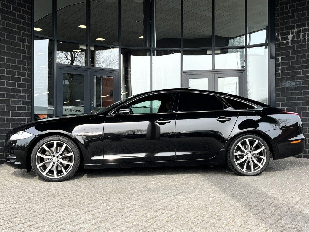 Jaguar XJ 3.0 V6D DES. ED. SPORT - PANO - 20 INCH, Auto's, Jaguar, Euro 5, Achterwielaandrijving, Gebruikt, 1829 kg