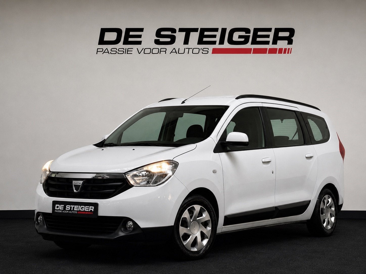 Dacia Lodgy 1.2 TCe Ambiance 7p. Airco, Auto's, Dacia, Voorwielaandrijving, Stof, Gebruikt, Zwart