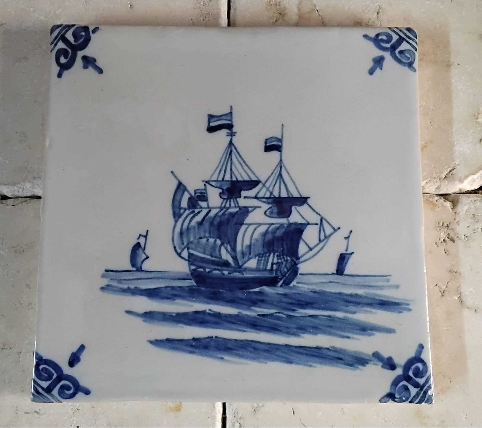 Tichelaar Makkum (tegel met schip - 12,8 x 12,8 cm), Antiek en Kunst, Ophalen