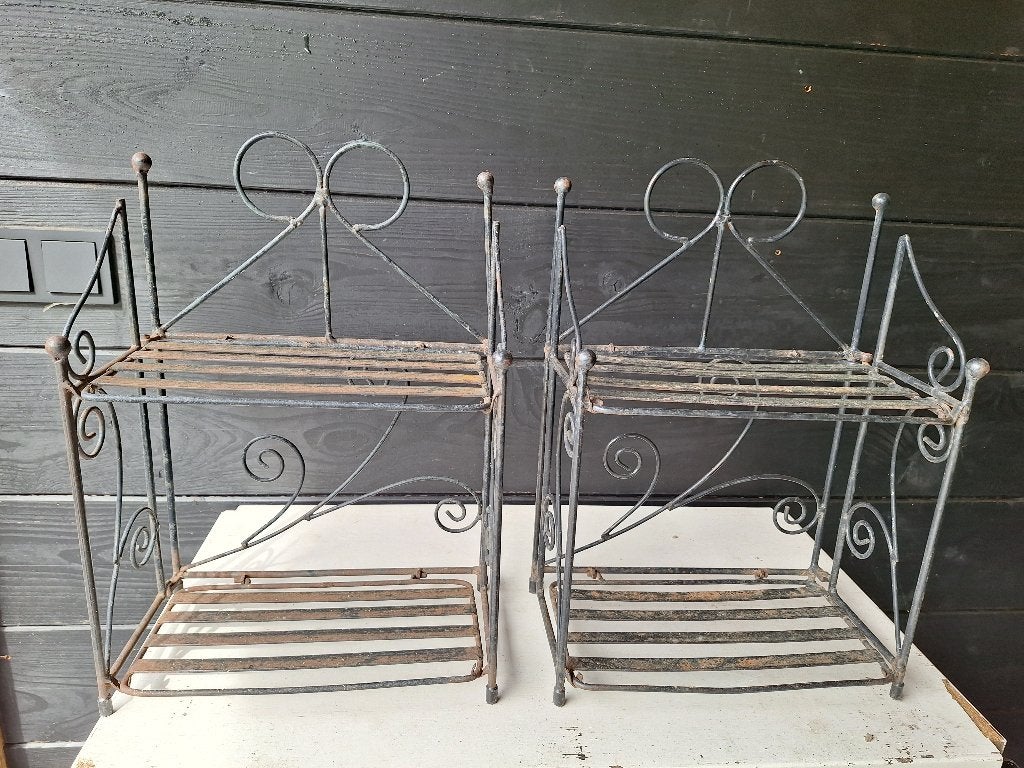 Twee ijzeren rekjes, Ophalen of Verzenden, Gebruikt
