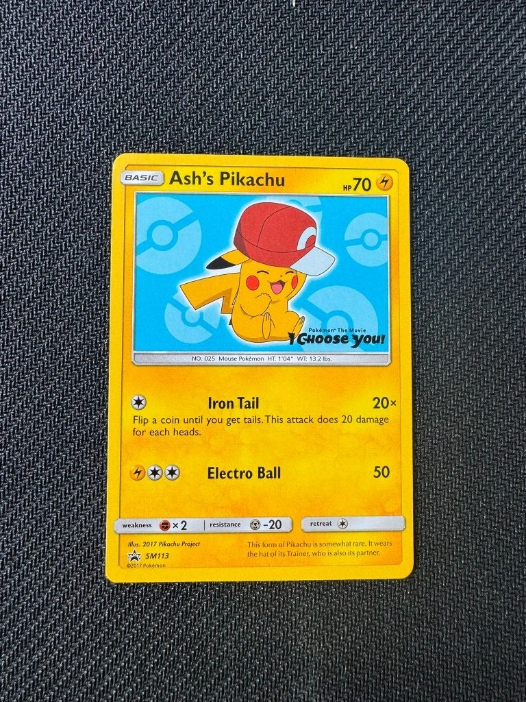 Ash’s Pikachu sm113 - Promo, Hobby en Vrije tijd, Verzamelkaartspellen | Pokémon, Ophalen of Verzenden, Nieuw, Losse kaart