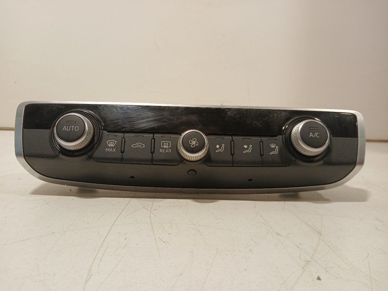 Bedieningspaneel kachel Audi A3, Auto-onderdelen, Onderdelen@venauto.nl, Van der Ven Autorecycling B.V., Gebruikt, Ettenseweg 76, 4706 PB Roosendaal, The Netherlands