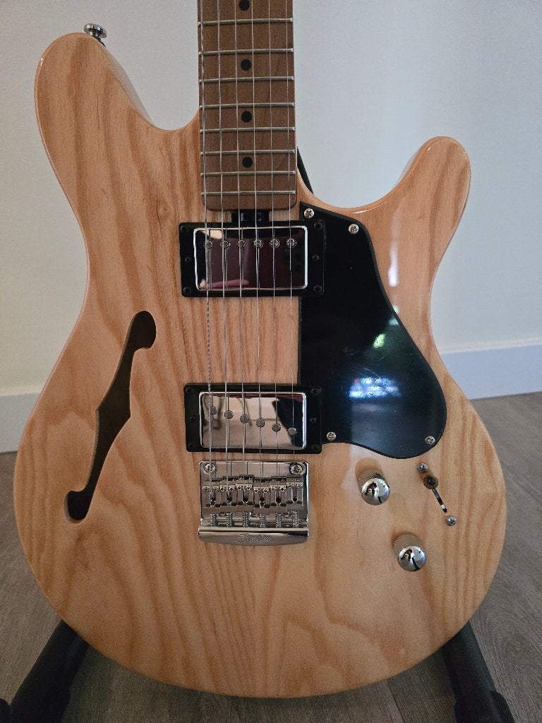 Sterling by Music Man JV60C Valentine. Elektrische gitaar., Ophalen, Zo goed als nieuw, Hollow body, Overige merken