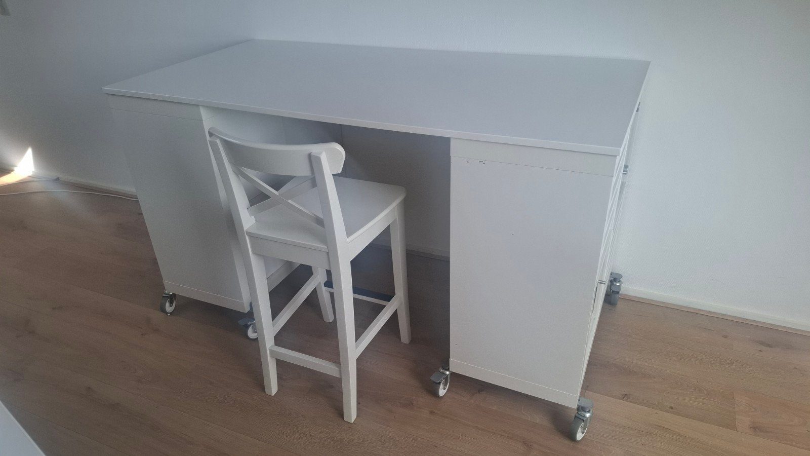 2 IKEA Bureaus met Kallax kast en wielen, Ophalen, Gebruikt, Spaanplaat of MDF, IKEA