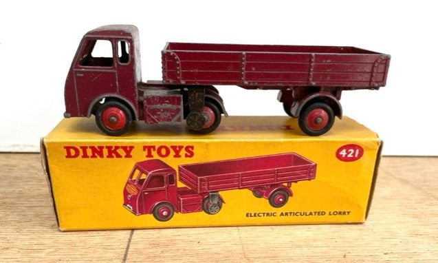 Dinky Toys 421 Electric Articulated Lorry met doos, Ophalen of Verzenden
