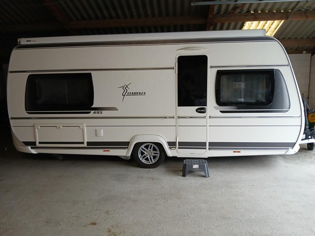 Fendt tendenza 495 SFR, Caravans en Kamperen, Caravans, Rondzit, Frans bed, Particulier, 4 tot 5 meter