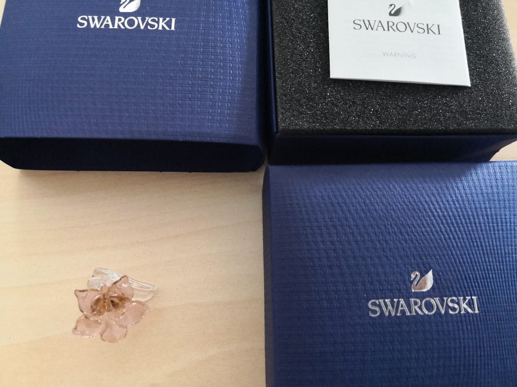 Swarovski Ledengeschenk 2021 Desert Rose Woestijn roos, Ophalen of Verzenden, Nieuw, Figuurtje