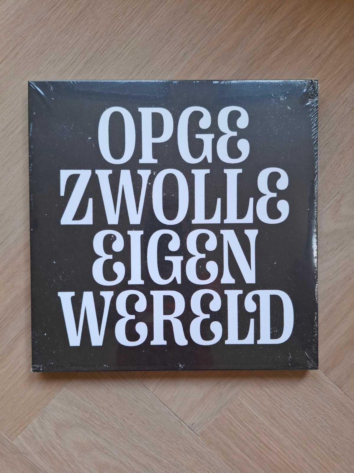Opgezwolle - Eigen Wereld Podcast 4LP sealed, Boxset, Ophalen of Verzenden, 12 inch, Boxset