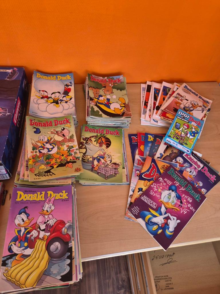 Grote collectie Donald Duck weekbladen jaren 80 en 2000, Boeken, Meerdere stripboeken, Ophalen of Verzenden, Gelezen, Walt Disney