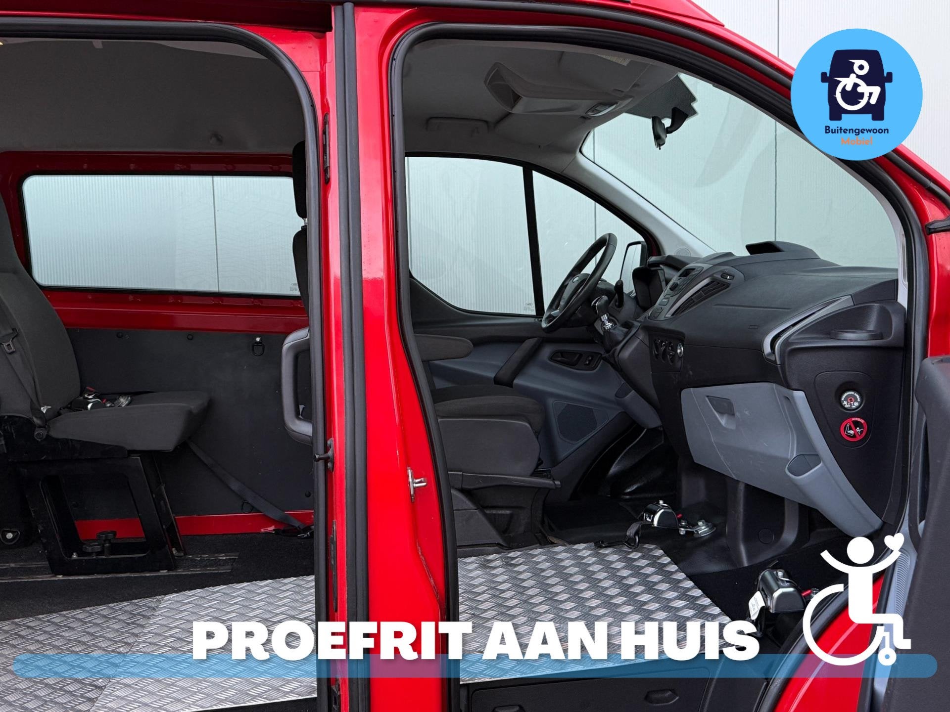 Ford Transit Custom 2.2 Rolstoel Voorin L1H2 Rolstoelbus, Auto's, Bestelauto's, Voorwielaandrijving, 12 maanden, Gebruikt, Zwart