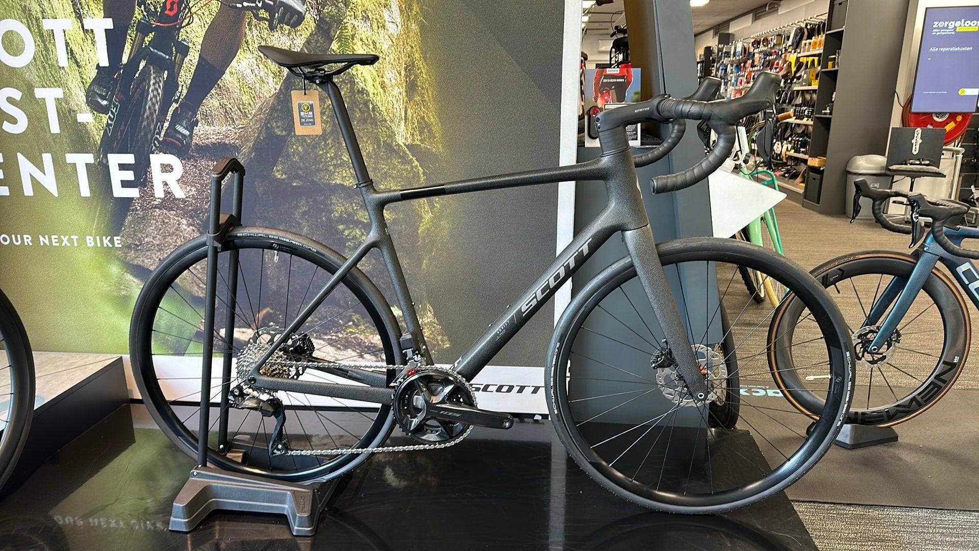 Scott Addict 40 L 2025, Fietsen en Brommers, 28 inch, Nieuw, Info@dejongtweewielers.com, Meer dan 20 versnellingen