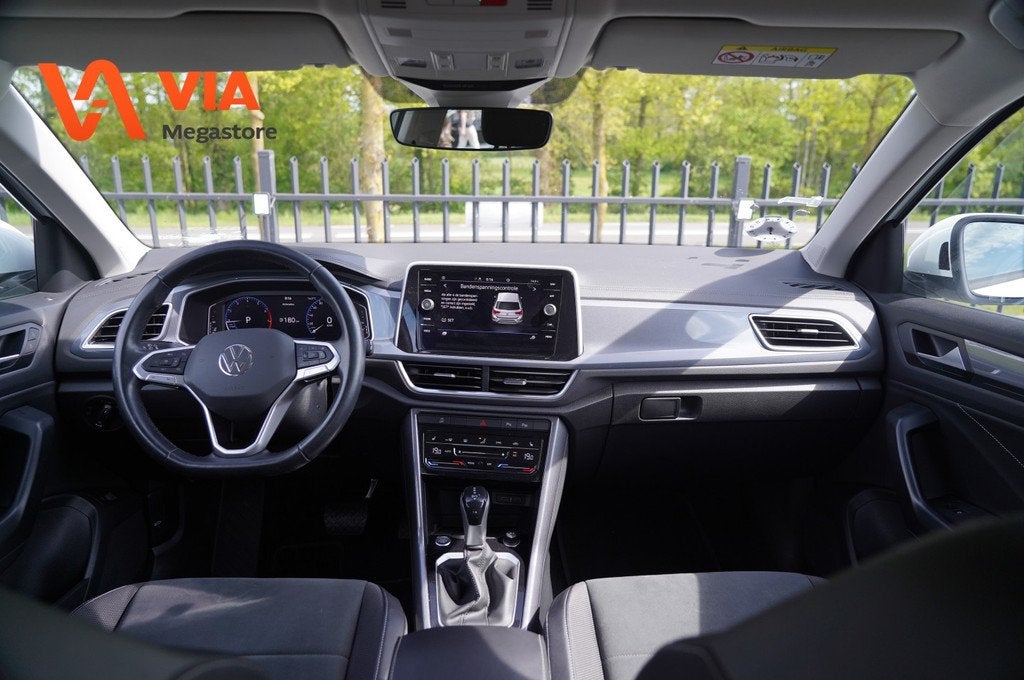 Volkswagen T-Roc 1.5 TSi | Facelift | Style | Camera | Virtu, LED verlichting, Zwart, 4 cilinders, 150 pk