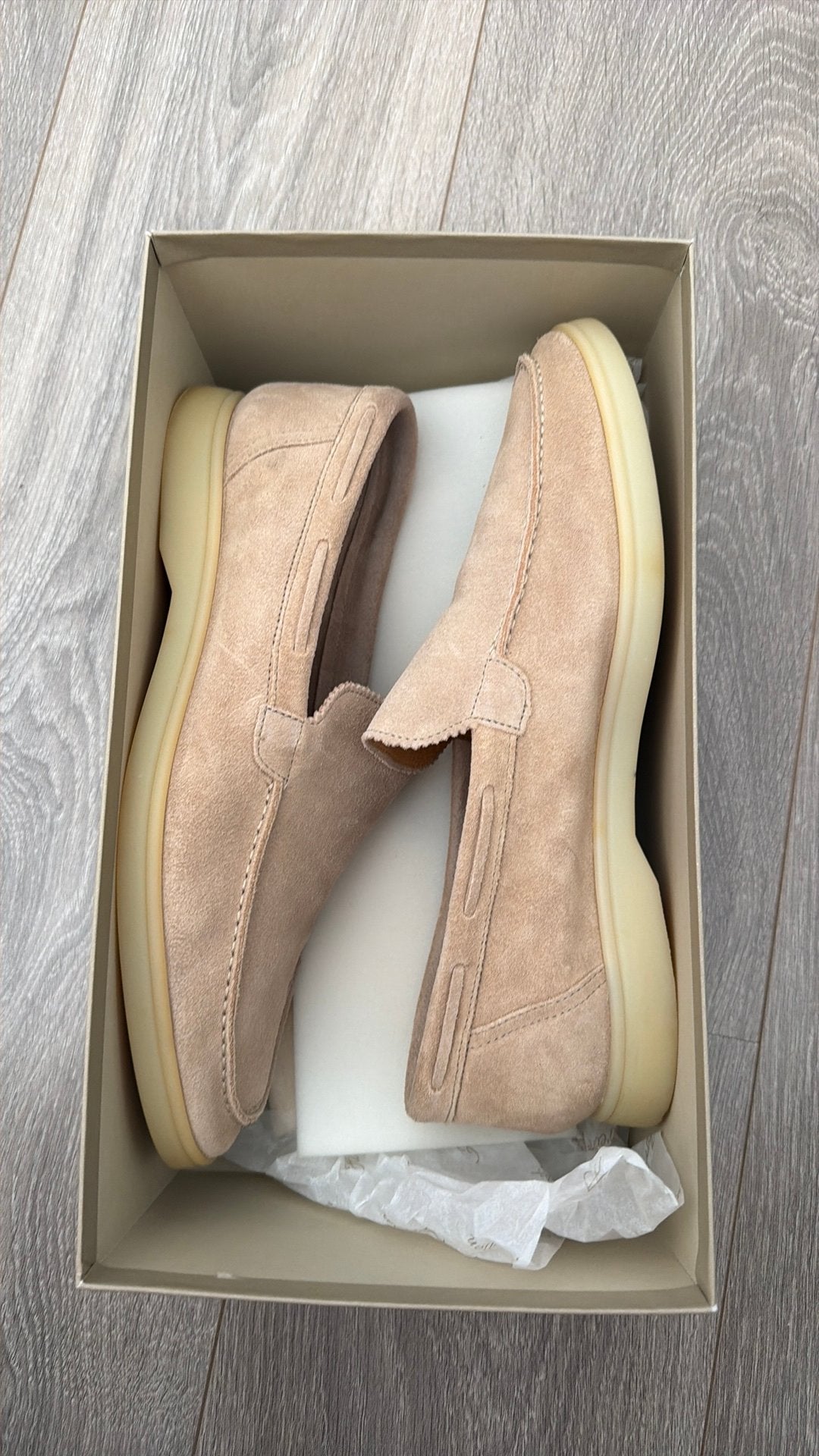 Aurelien loafers maat 42 light beige, Loafers, Overige kleuren, Ophalen of Verzenden, Zo goed als nieuw