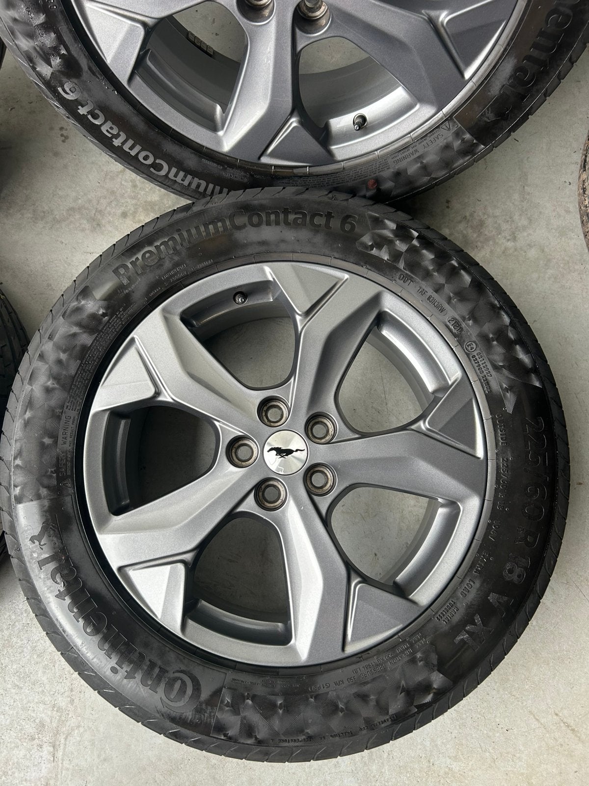 Foto 5 van Originele Ford Kuga Mach-E 5x108 18 Inch Zomer