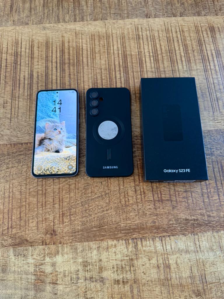 Samsung Galaxy S23 FE, Ophalen, Zwart, Zo goed als nieuw, 128 GB