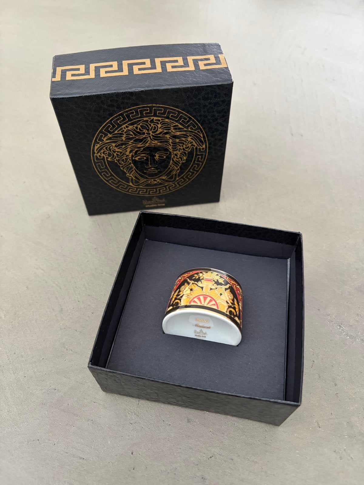 Versace x Rosenthal Medusa servetring - Vintage Nieuw, Overige typen, Nieuw, Ophalen of Verzenden, Overige stijlen