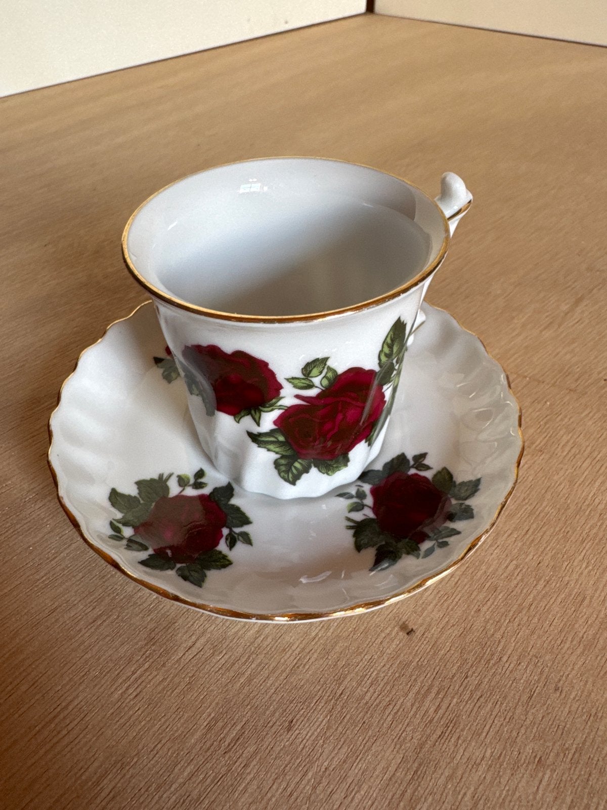 Mayfair China Germany Kop en Schotel met Rode Rozen, Ophalen of Verzenden