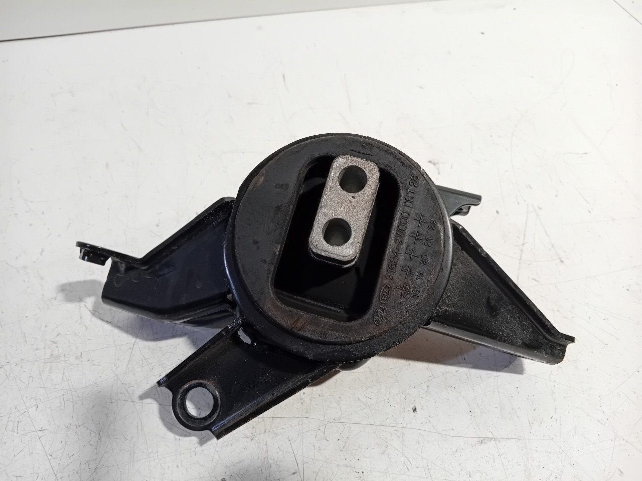 Motorsteun zijkant Hyundai Santa Fe, Onderdelen@venauto.nl, Van der Ven Autorecycling B.V., Gebruikt, Ettenseweg 76, 4706 PB Roosendaal, The Netherlands