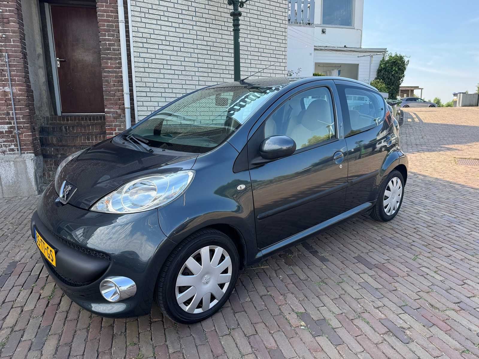 Peugeot 107 1.0-12V XS Cool Edition Automaat 5-deurs 85-TT-G, Auto's, Gebruikt, 4 stoelen, 68 pk, Origineel Nederlands
