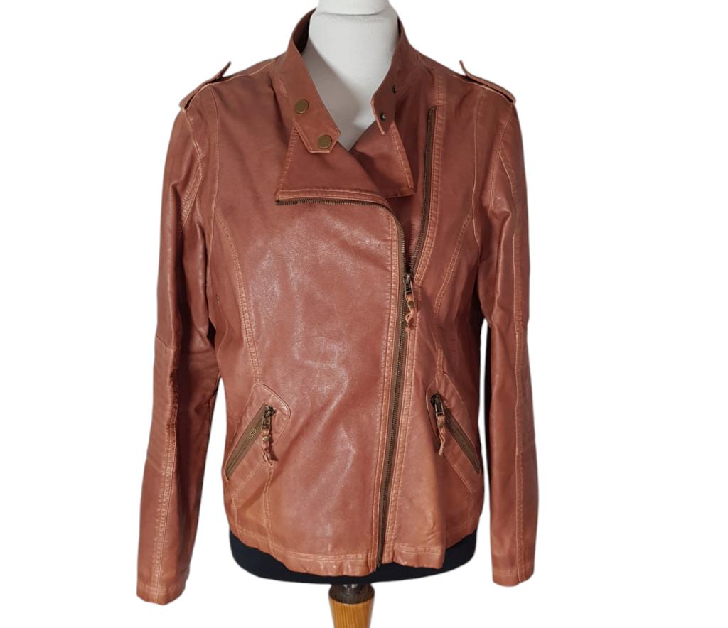 Prachtige bruine MISS ETAM PU leren biker jas in maat XL., Kleding | Dames, Jassen | Zomer, Bruin, Verzenden, Maat 46/48 (XL) of groter