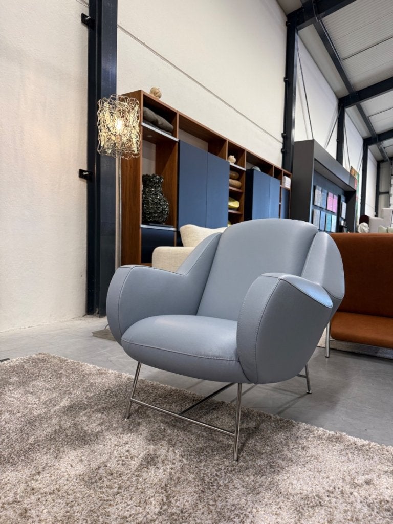 Nieuw Leolux Anton Fauteuil Blauw leer Design stoel, Huis en Inrichting, Fauteuils, Leolux, Info@leolux.nl, Nieuw, Ophalen of Verzenden