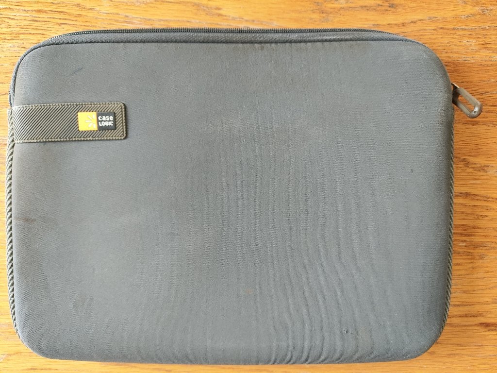 Laptophoes grijs Caselogic rits goed werkend kleine laptop, Computers en Software, Ophalen of Verzenden, Case Logic