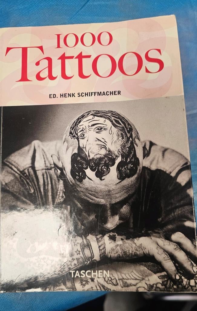 Tattooboek: 1000 Tattoos - Inspiratie en Geschiedenis, Ophalen of Verzenden