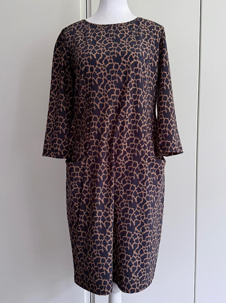 MOQ, Nieuw jurkje in print, mt. 40, Kleding | Dames, Jurken, Maat 38/40 (M), Overige kleuren, Verzenden, Nieuw