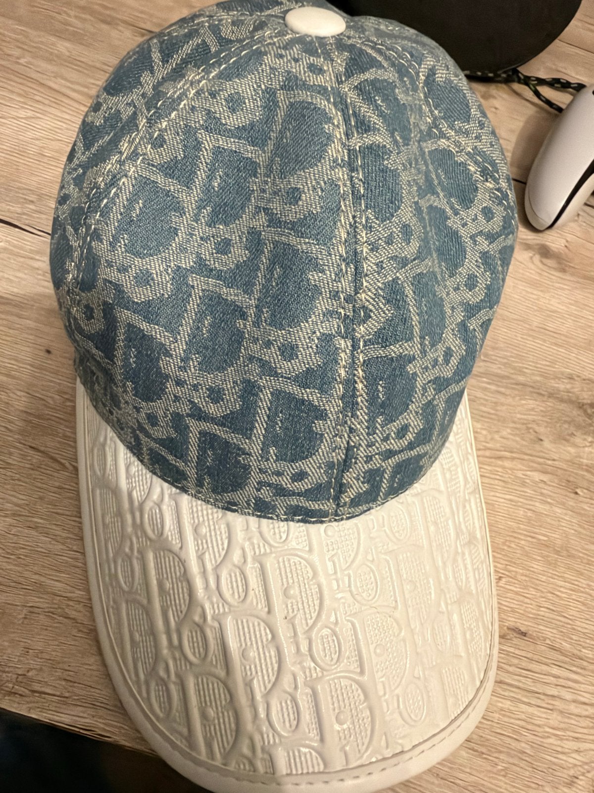 Dior spijker kleur pet - Nooit gedragen!, Ophalen of Verzenden, Nieuw, Pet