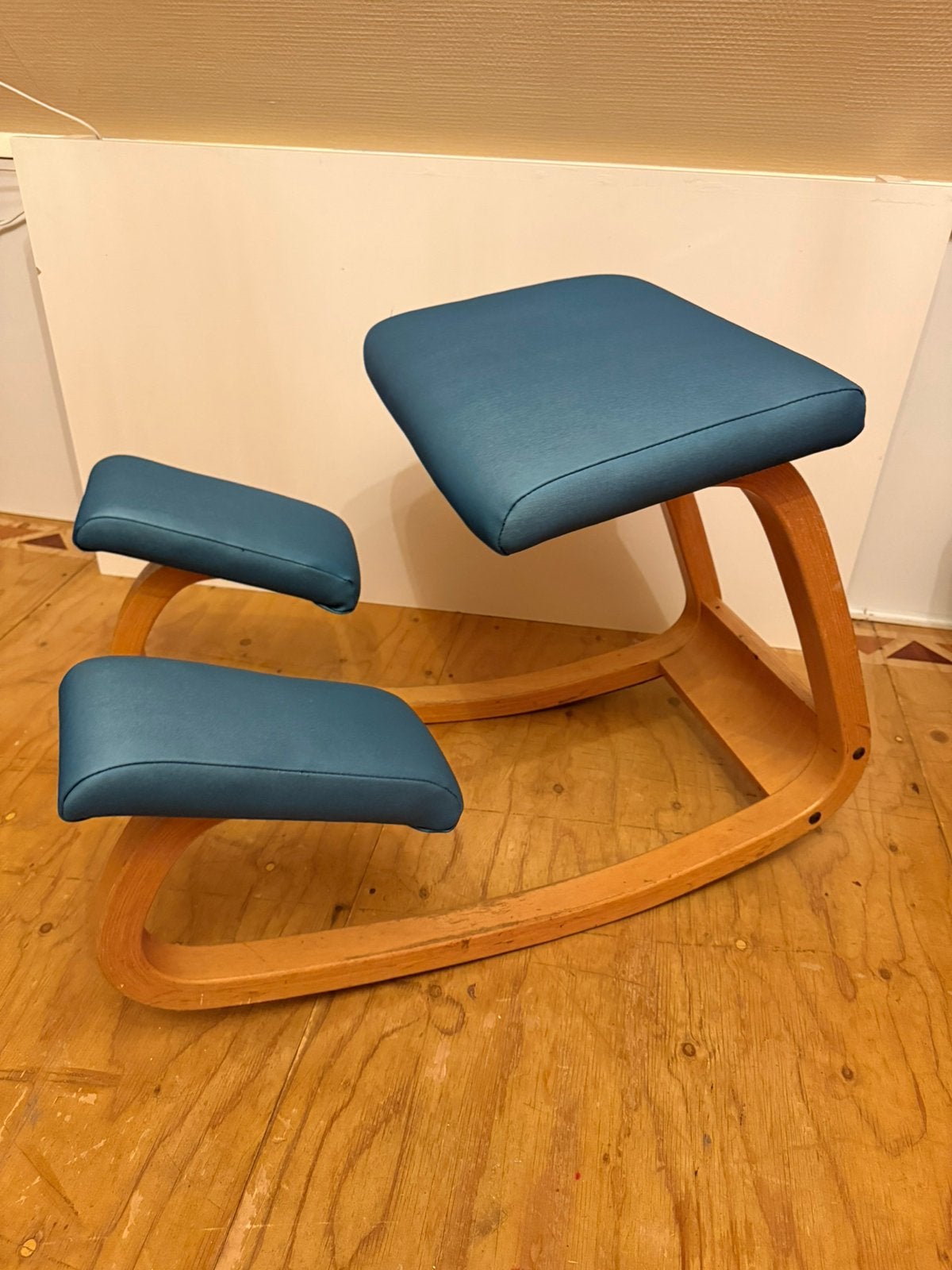 Stokke balansstoel met nieuwe skay bekleding, Huis en Inrichting, Bureaustoelen, Ophalen