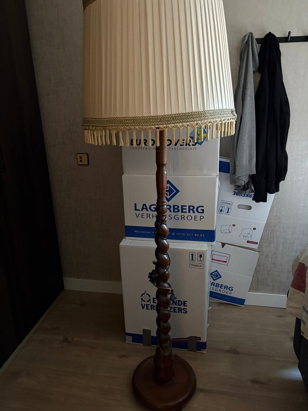 Antieke Vloerlamp met Voetschakelaar en Stoffen Kap, Ophalen
