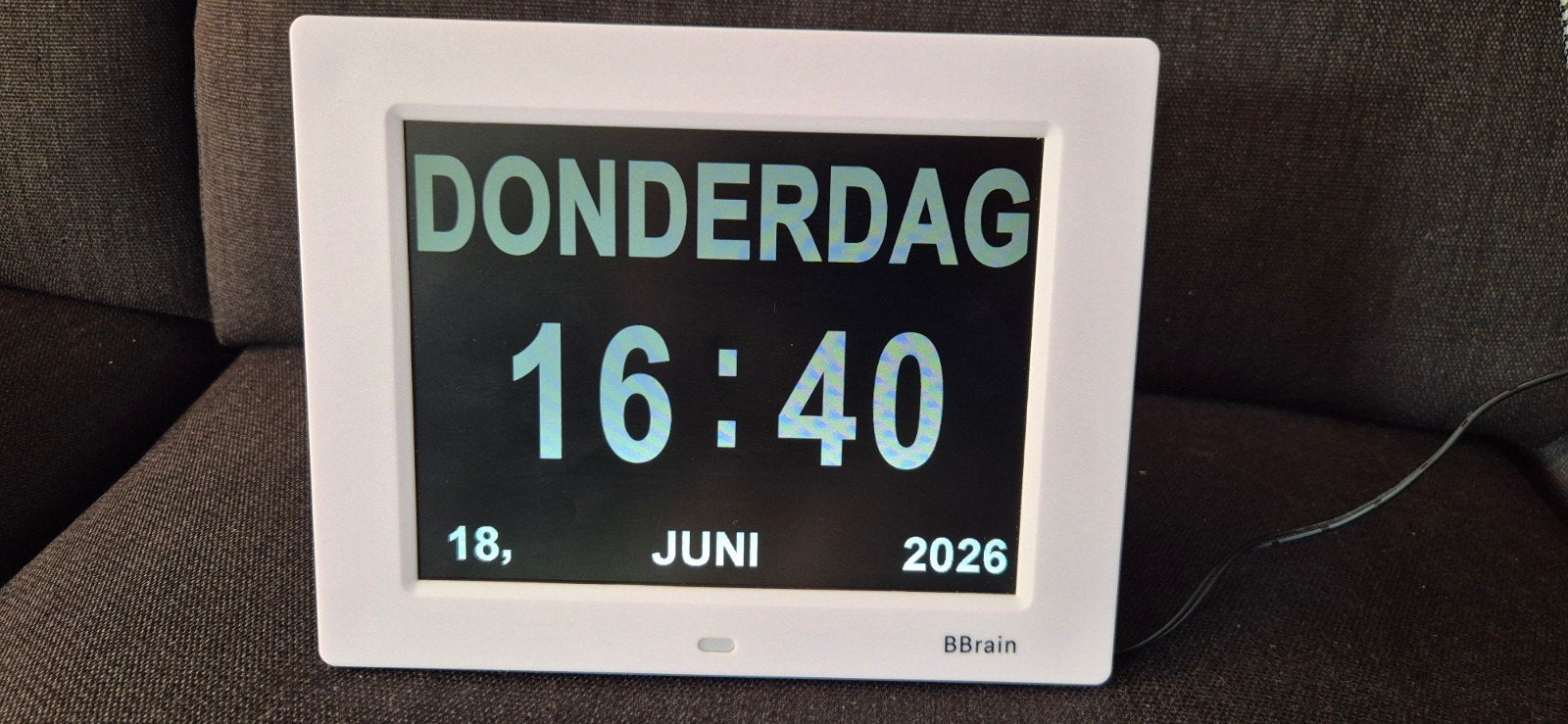 BBrain Digitale Kalenderklok Dementieklok Seniorenklok, Audio, Tv en Foto, Fotografie | Digitale fotolijsten, Zo goed als nieuw