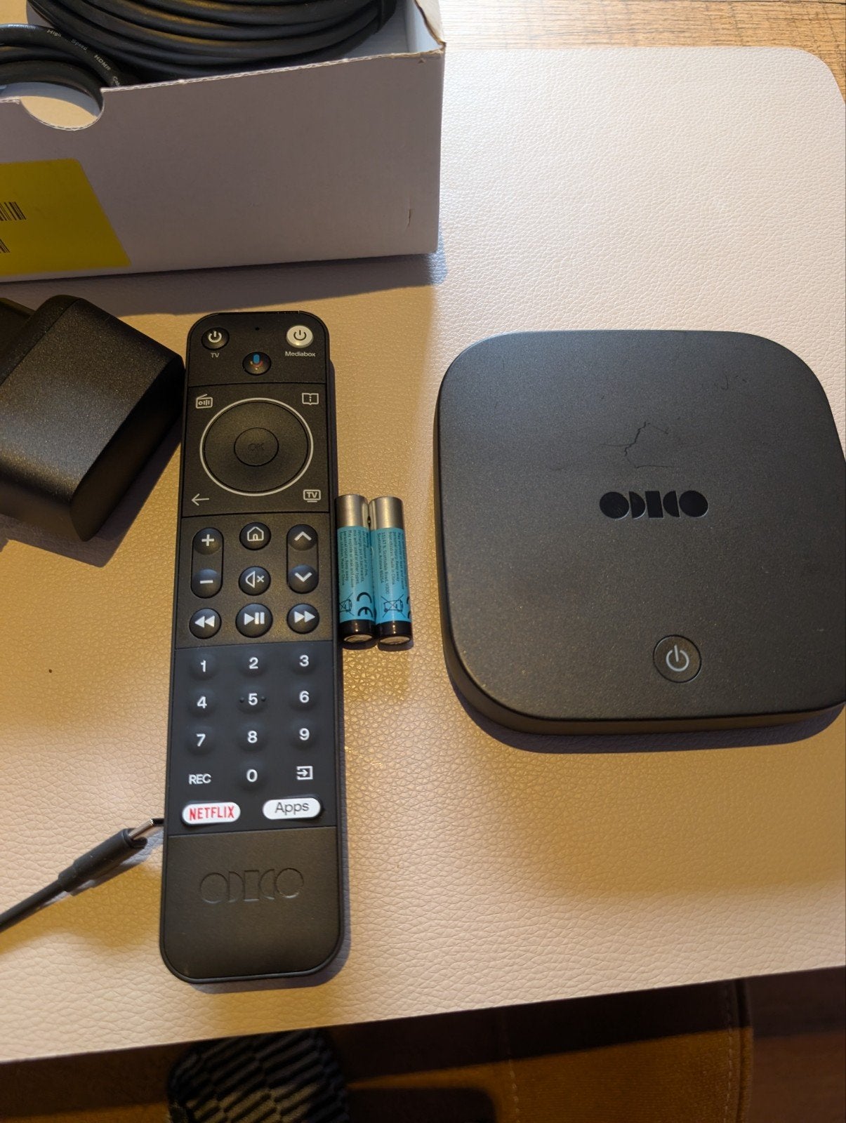 Odido Mediabox met afstandsbediening en accessoires, Ophalen of Verzenden, Zo goed als nieuw, Decoder