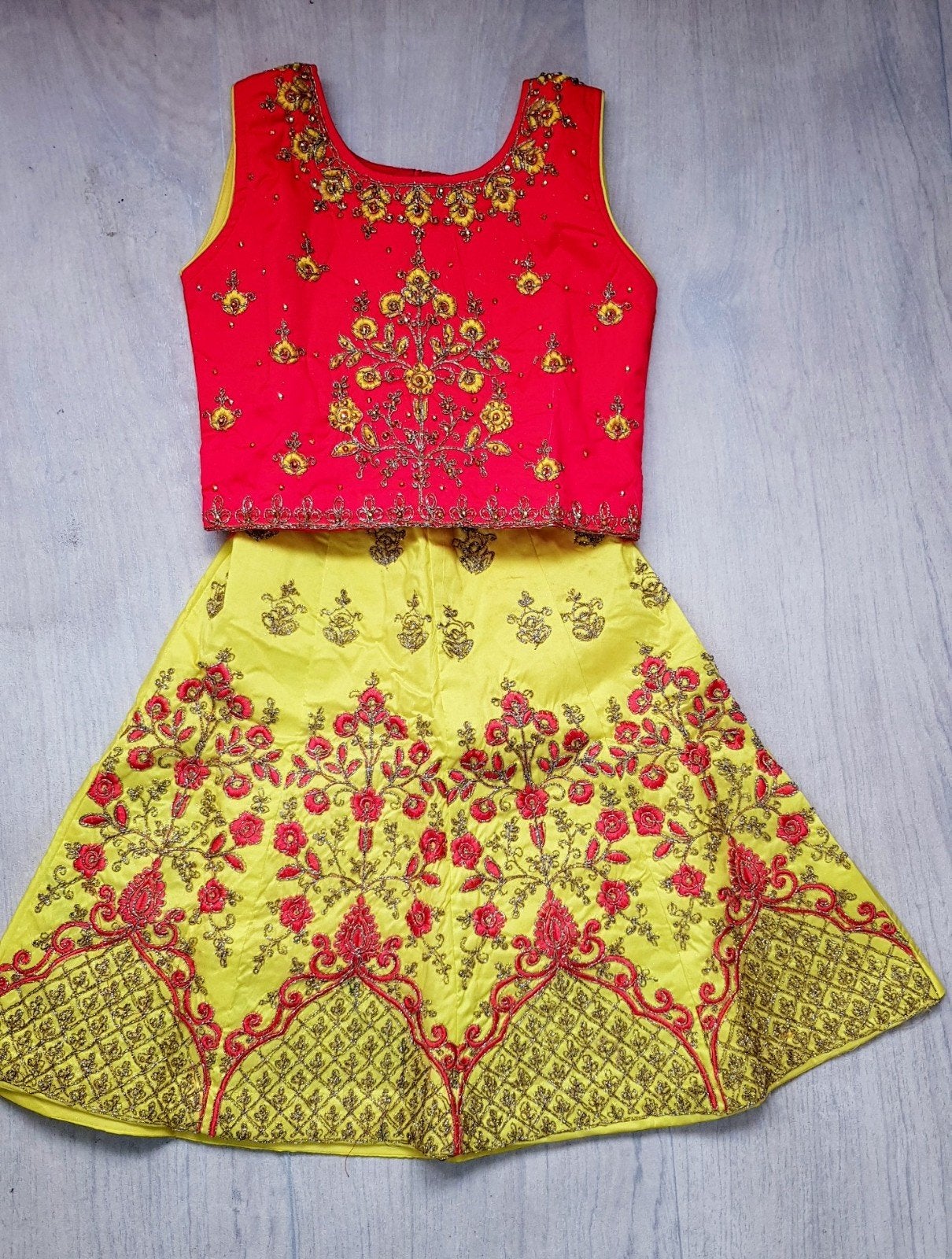 Indiase baby lehenga rood-roze geel 3-delig maat 24 NIEUW!, Verzenden, Nieuw, Meisje, Setje
