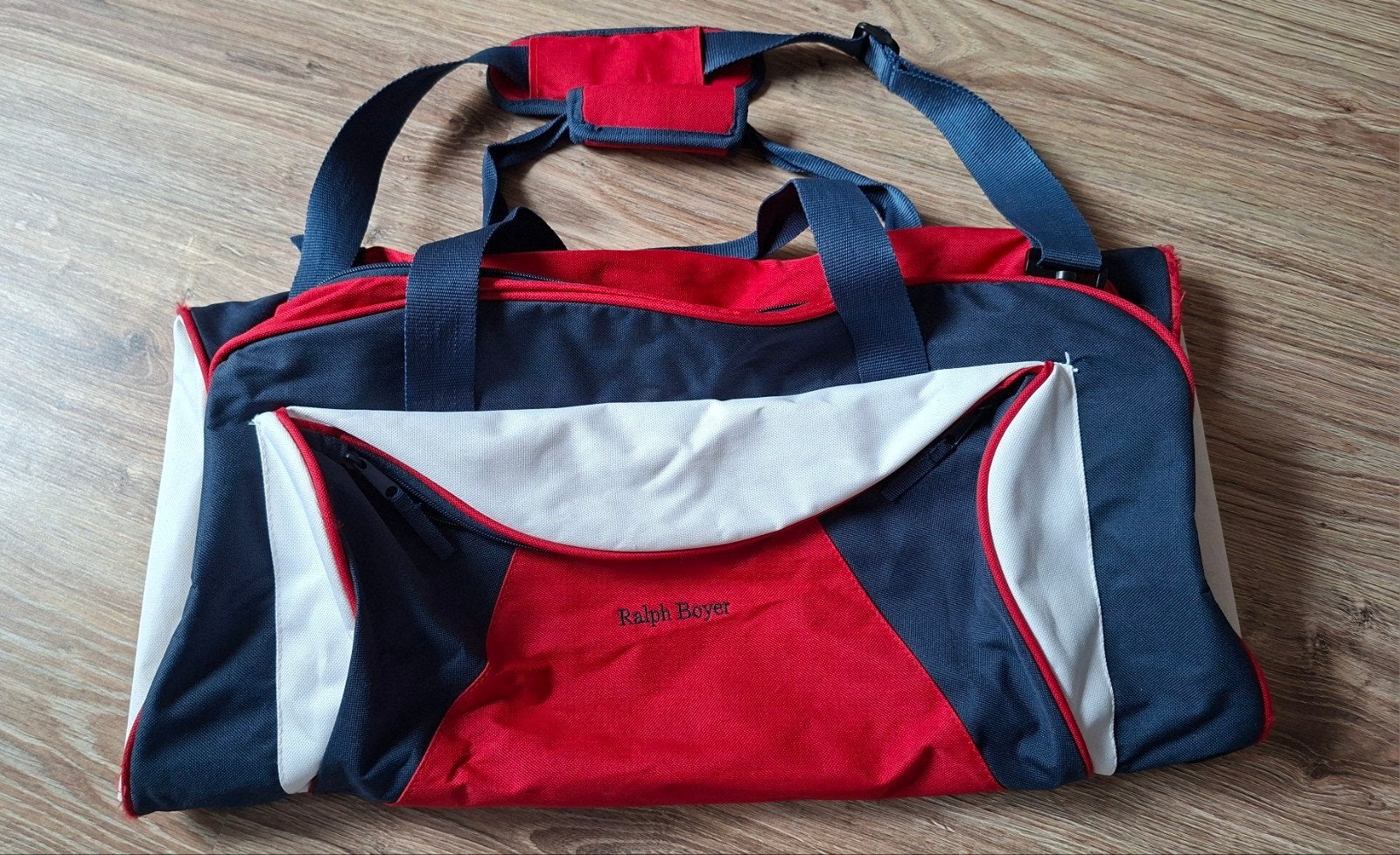 Sporttas/ reistas rood/blauw/wit - Ralph Boyer, Sieraden, Tassen en Uiterlijk, Tassen | Reistassen en Weekendtassen, Ophalen of Verzenden